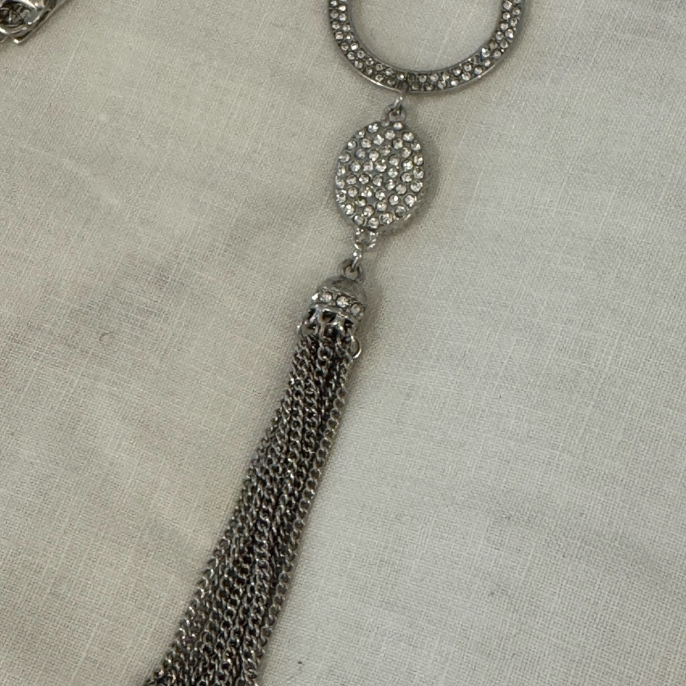 New with tags Elegant Silver plated Necklace with Tassel and rhinestones - Picture 2 of 4